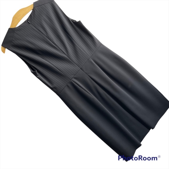 Hugo Boss Stretch Wool Sleeveless Shift Dress Black w/ Chalkstripe Bodic… - Picture 3 of 14